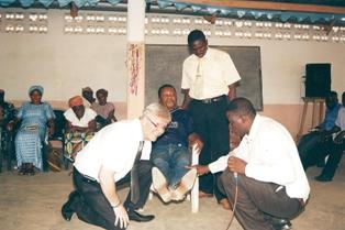 Un boiteux guéri au Togo