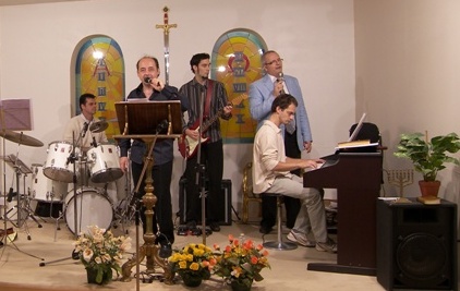 Chants de louange à la Chapelle du Sanctuary